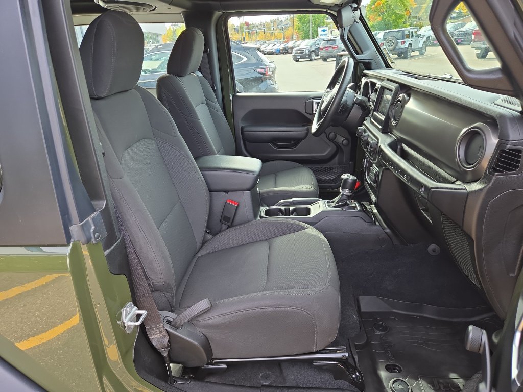 Used 2023 Jeep Wrangler Sport AWD/4WD image 16