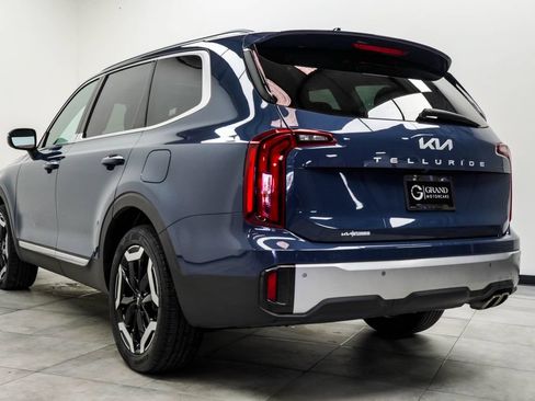 Used 2024 Kia Telluride S w/ S Sunroof Package FWD image 10