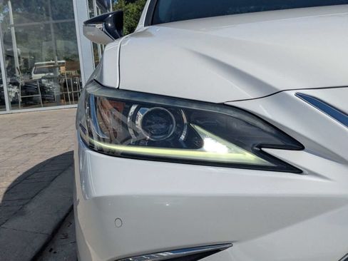 Used 2019 Lexus ES 350 w/ Premium Package FWD image 10