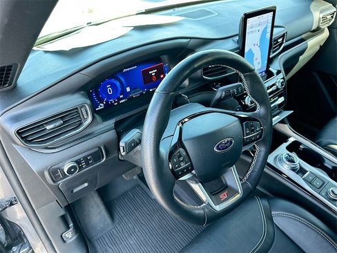 Used 2023 Ford Explorer ST w/ Equipment Group 401A image 9