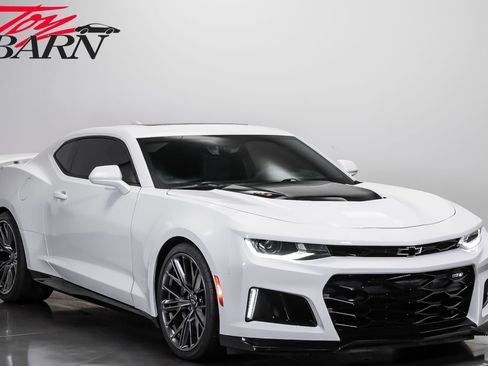 Used 2020 Chevrolet Camaro ZL1 RWD image 7