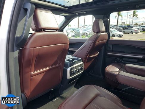 Used 2023 Ford Expedition Limited image 14