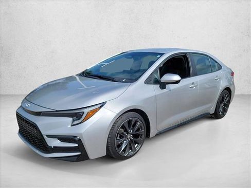 Used 2024 Toyota Corolla SE FWD image 2