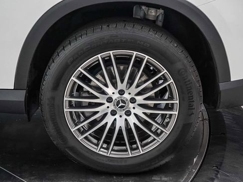 Used 2025 Mercedes-Benz GLC 300 image 11