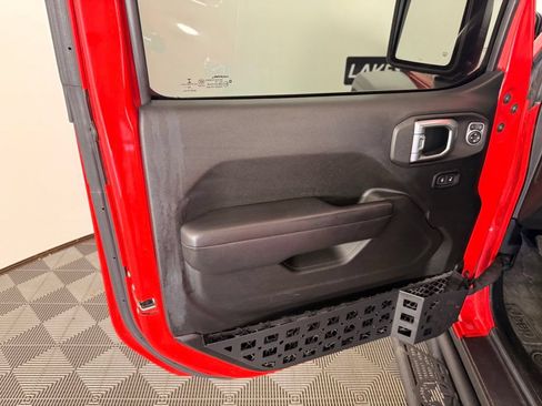 Used 2018 Jeep Wrangler Unlimited Rubicon AWD/4WD image 16