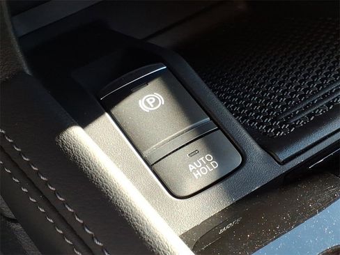 Certified 2023 Nissan Kicks SR w/ SR Premium Package image 16