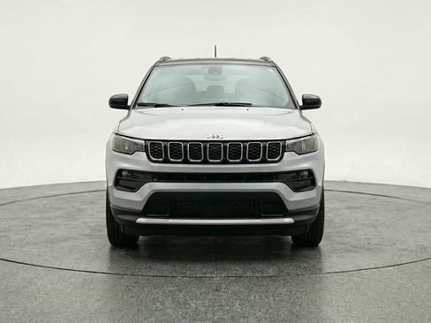 Used 2025 Jeep Compass Limited image 2