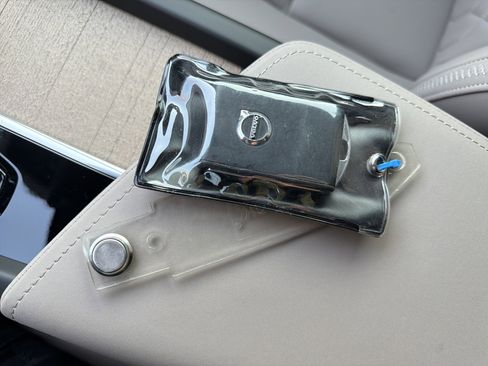 Used 2026 Volvo XC60 B5 Plus w/ Protection Package Premier image 38