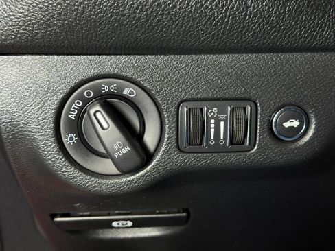 Used 2016 Dodge Challenger R/T RWD image 19