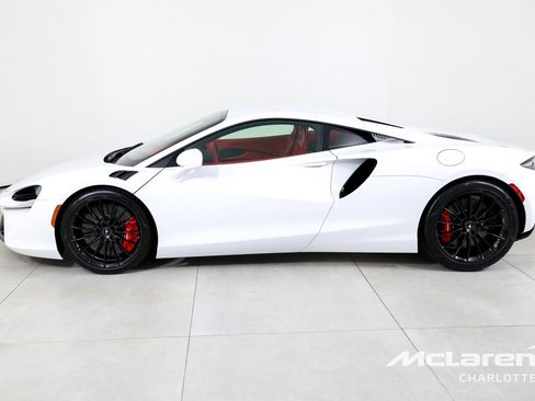 Used 2025 McLaren Artura RWD image 6