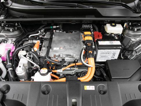Certified 2026 Toyota bZ AWD/4WD image 33