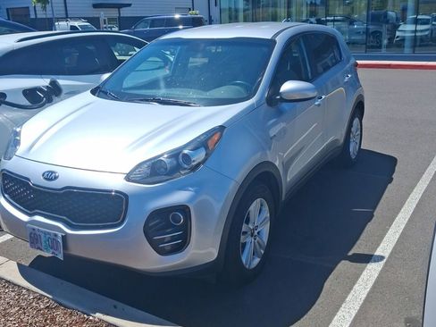 Used 2017 Kia Sportage LX AWD/4WD image 2
