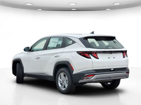 New 2026 Hyundai Tucson SE image 5
