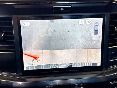 Used 2025 Ford F350 Lariat image 29