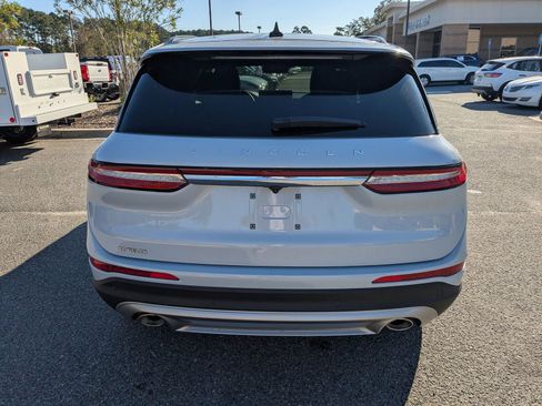 New 2026 Lincoln Corsair Premiere image 6