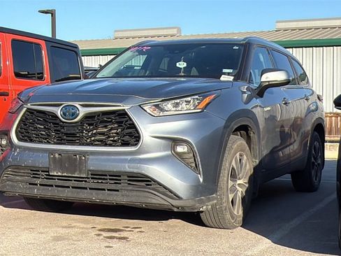 Used 2020 Toyota Highlander XLE image 15