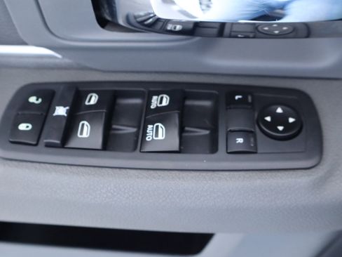 Used 2016 RAM 1500 Classic SLT image 25