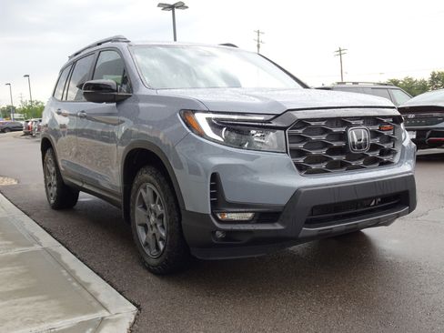 Used 2025 Honda Passport TrailSport image 7
