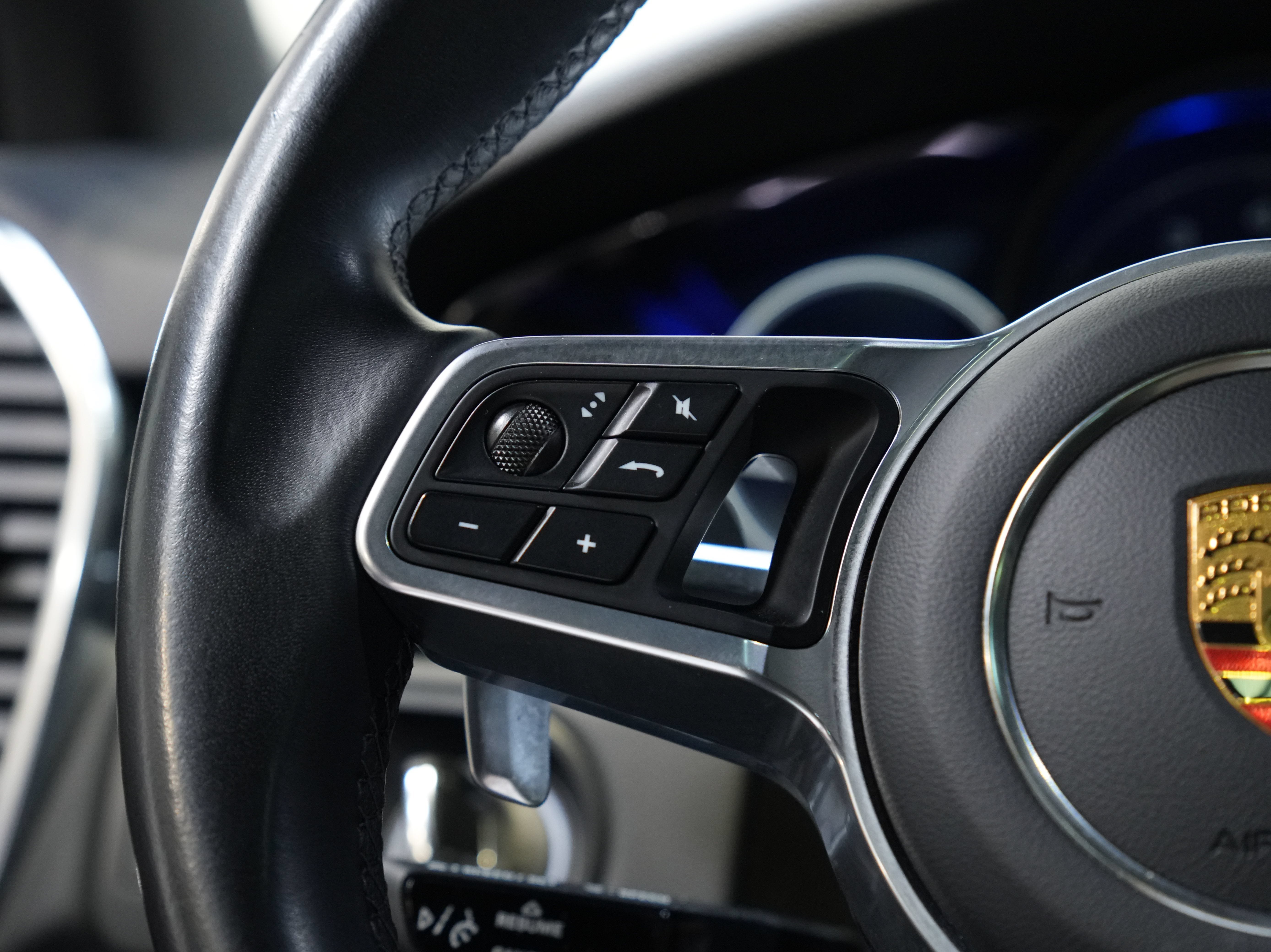 Used 2022 Porsche Cayenne E-Hybrid AWD/4WD image 40