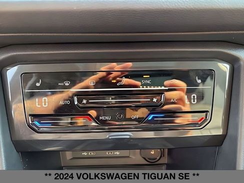 Used 2024 Volkswagen Tiguan SE AWD/4WD image 20