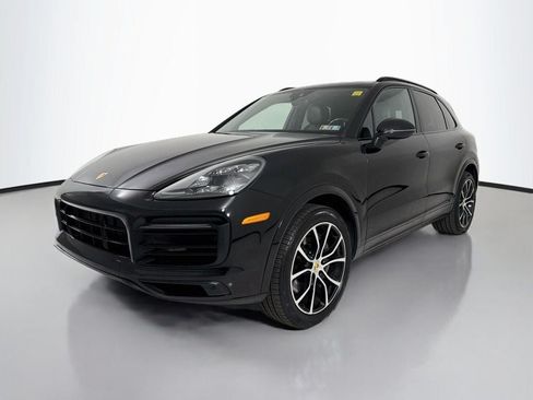Certified 2023 Porsche Cayenne S AWD/4WD image 1