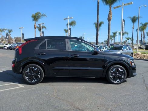 Certified 2024 Kia Niro Wind FWD image 2