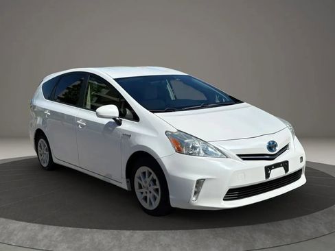 Used 2012 Toyota Prius V Three image 4
