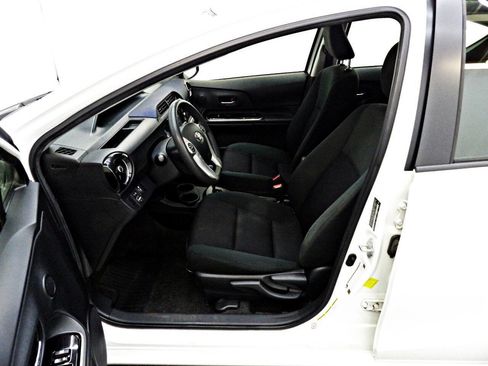 Used 2016 Toyota Prius C Four image 11