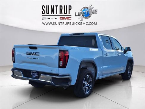 Used 2023 GMC Sierra 1500 SLE image 3