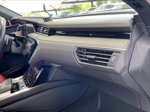 Used 2023 Audi e-tron S Prestige w/ Prestige Package AWD/4WD image 17