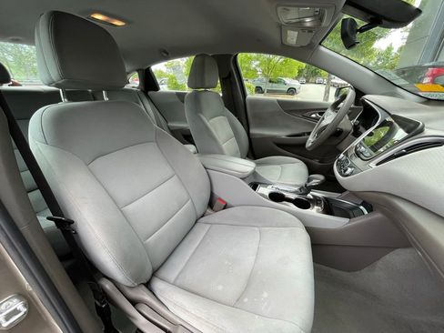 Used 2022 Chevrolet Malibu LT FWD image 30
