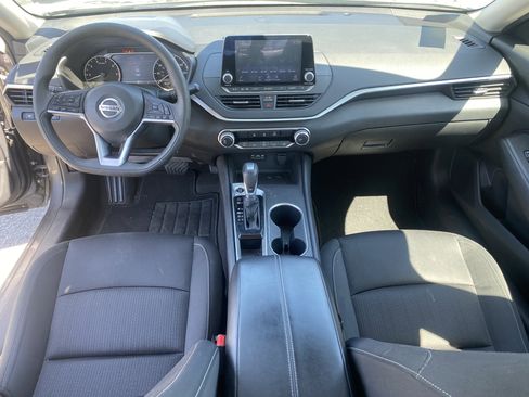 Used 2022 Nissan Altima 2.5 SV FWD image 17