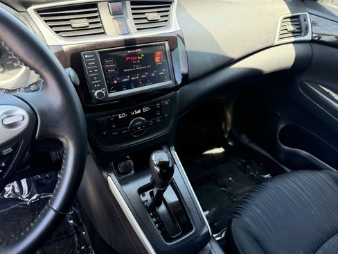 Certified 2019 Nissan Sentra SV FWD image 23