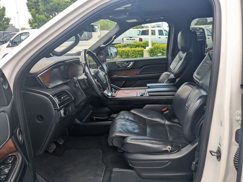 Used 2018 Lincoln Navigator L Reserve w/ Technology Package AWD/4WD image 28