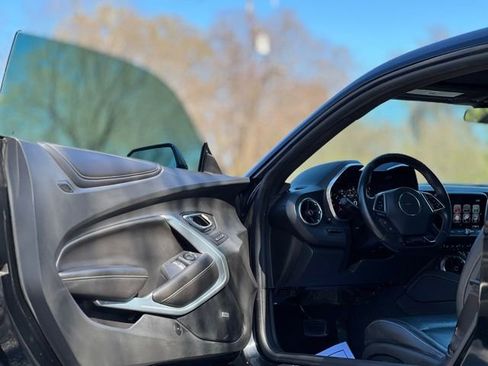Used 2017 Chevrolet Camaro SS image 9