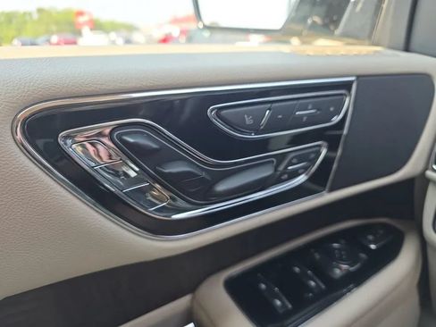 Used 2018 Lincoln Navigator Reserve w/ Technology Package AWD/4WD image 22