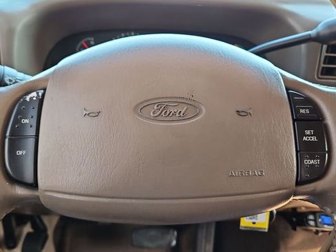 Used 2002 Ford F250 Lariat image 12