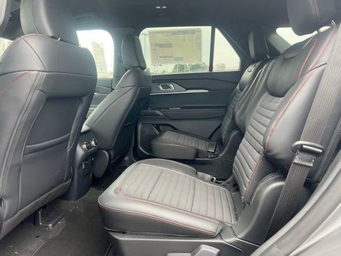New 2026 Ford Explorer ST-Line w/ ST-Line Street Pack image 5