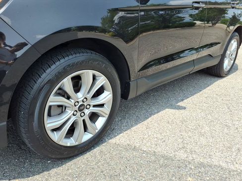Used 2024 Ford Edge Titanium AWD/4WD image 9