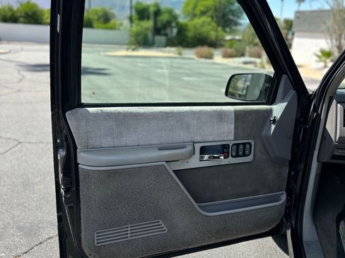 Used 1994 GMC Sierra 1500 2WD Extended Cab image 9