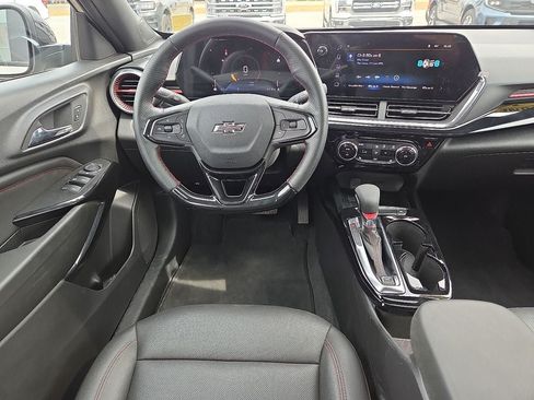 Used 2026 Chevrolet Trax RS w/ Sunroof Package FWD image 18