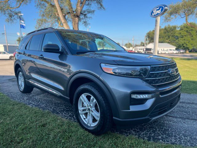 Used 2024 Ford Explorer XLT w/ Equipment Group 202A AWD/4WD image 2