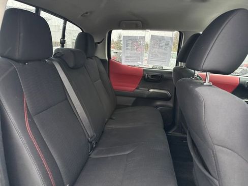 Used 2016 Toyota Tacoma SR5 image 12