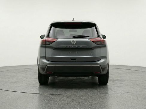Used 2025 Nissan Rogue SV image 7