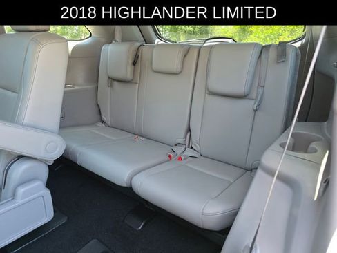 Used 2018 Toyota Highlander Limited FWD image 18