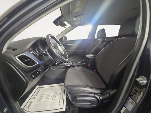 Used 2022 Kia Seltos Nightfall Edition image 9