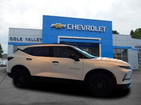 New 2025 Chevrolet Blazer LT w/ Redline Edition image 2