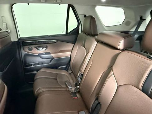 Used 2025 Honda Pilot Elite image 40