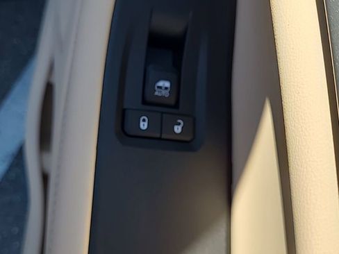 New 2025 Jeep Grand Cherokee Limited w/ Luxury Tech Group II image 24