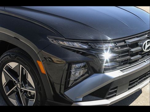 Certified 2025 Hyundai Tucson SEL FWD image 4